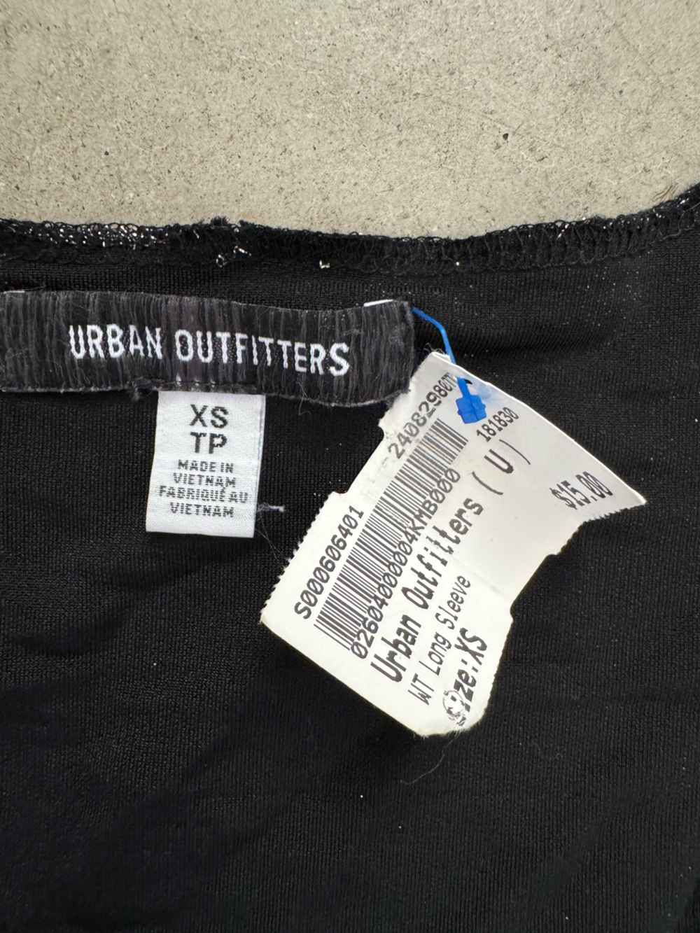 Urban Outfitters Sexy Black Metallic Cropped Women's Shirt - Picture 4 of 4